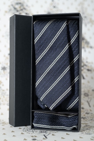Cravatta regimental con pochette in pura seta